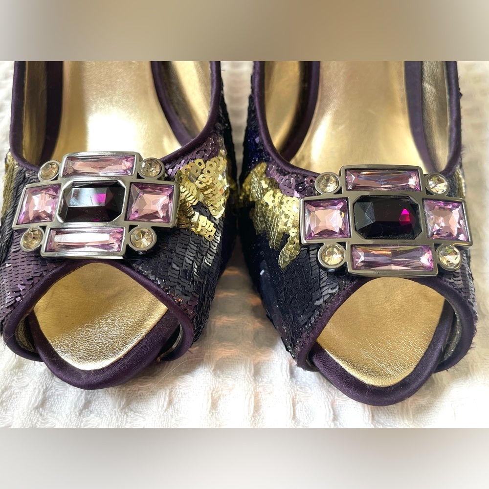 Nina New York Sequined and Jewelled 5” Heels. Gold, Lavender, Amethyst. Size 10M
